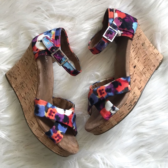 TOMS wedges - Picture 1 of 4